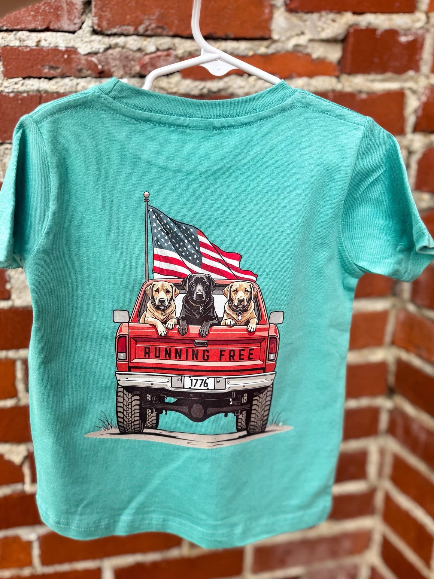 RUNNING FREE | GRAPHIC T-SHIRT