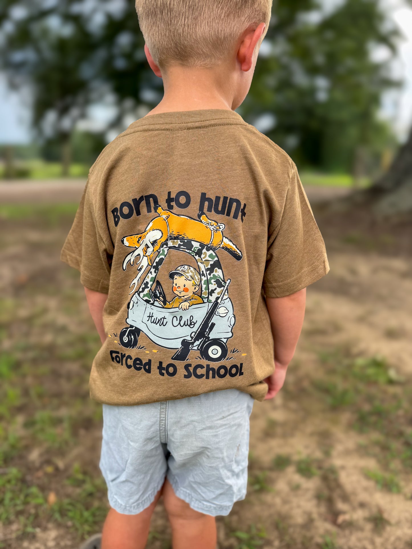 Born to hunt | Graphic T-Shirt