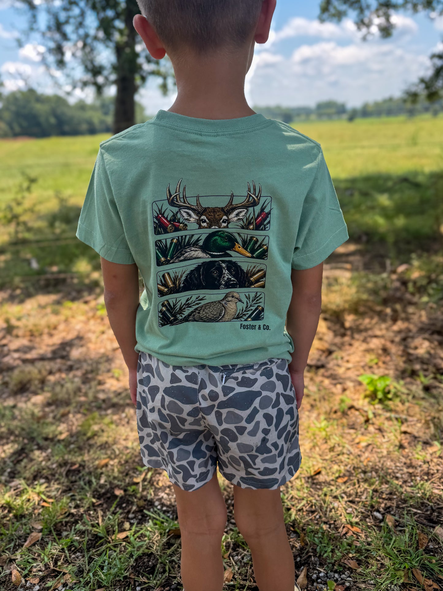 ALL THINGS HUNTING GRAPHIC TEE