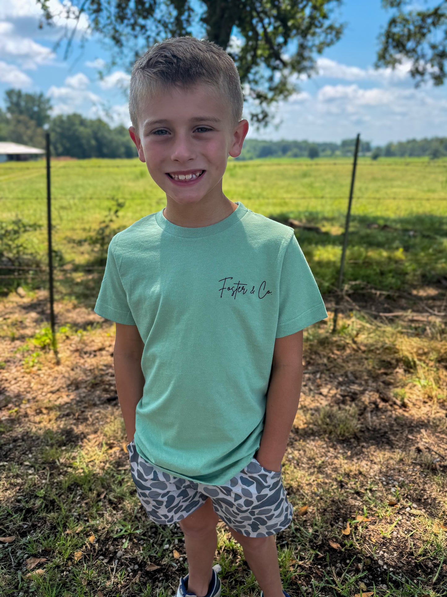 ALL THINGS HUNTING GRAPHIC TEE