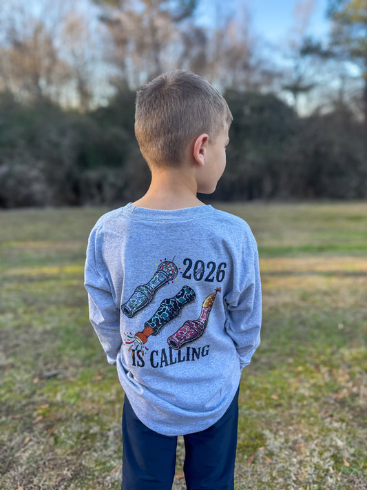 '26 IS CALLING | LONG SLEEVE GRAPHIC T-SHIRT